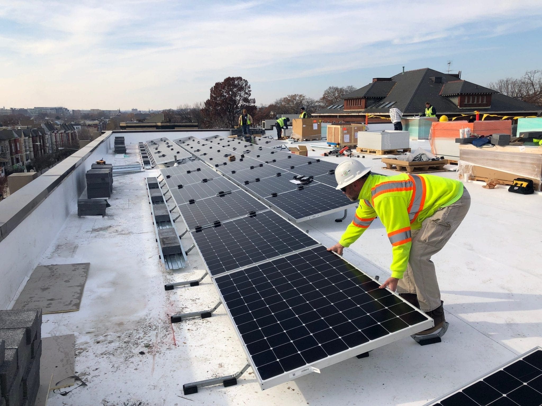 Washington DC rooftop solar installation construction